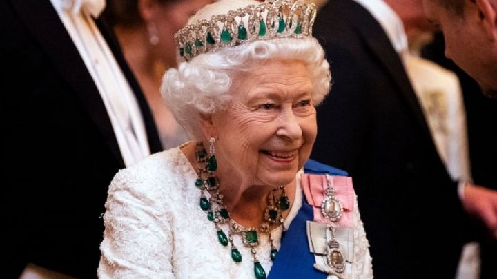 No podrás creer cuánto cuestan varias alhajas que la Reina Isabel "saca a pasear" de vez en cuando