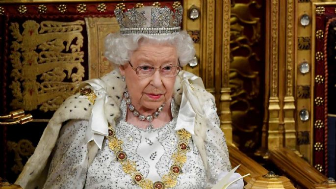 La imprudencia de un familiar cercano a la Reina Isabel pondría en aprietos a la corona