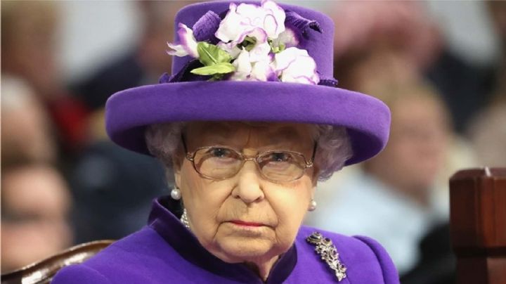La Reina Isabel y sus peores vacaciones: ciudadanos denuncian a Buckingham por estafa masiva