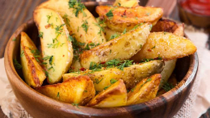 Patatas adobadas con alioli, la combinación perfecta para estar de fiesta cualquier día de la semana