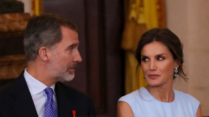 El Rey Felipe hace lo impensable y desplaza a la Reina Letizia en su viaje a Barcelona