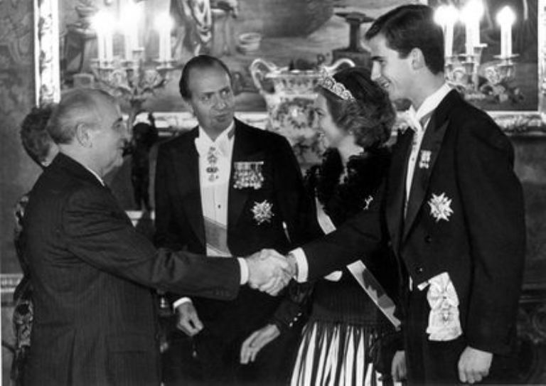 El Rey Juan Carlos, Mijaíl Gorbachov y el Rey Felipe