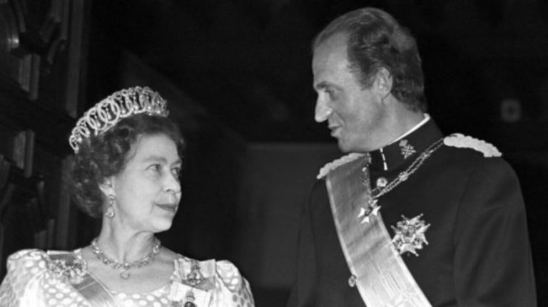 La Reina Isabel y el Rey Juan Carlos