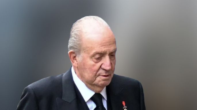 El Rey Juan Carlos y su presunción en Reino Unido, la insignia real que genera contradicciones