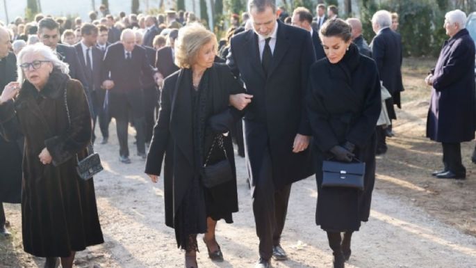 La Reina Letizia aparca todas sus quejas para convertirse en el apoyo necesario de la Reina Sofía