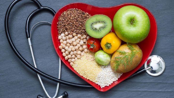 Hablemos de salud y nutrición: 5 alimentos esenciales para controlar el colesterol y cuidar el corazón