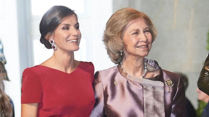 La razón que puede volver a unir a la Reina Sofía con la Reina Letizia