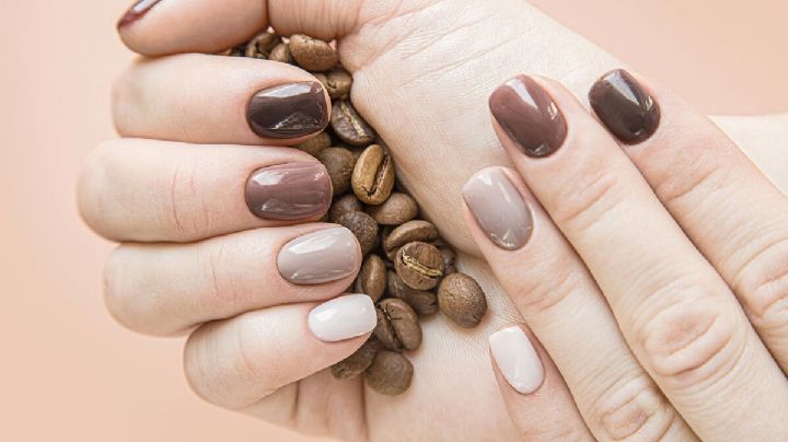 Crea elegancia en tus uñas con estos 3 diseños de nail art con estilo coffee latte