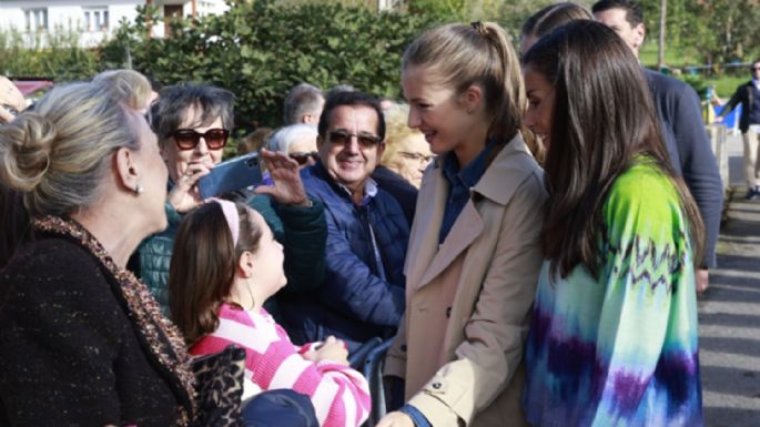 Publicaron un 'selfie' inédito de la Princesa Leonor, Reina Letizia e Infanta Sofía en la Jura de la Constitución