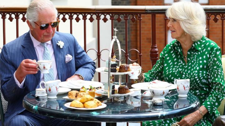 Aprende el uno de los protocolos más importantes de la realeza británica, la hora del té