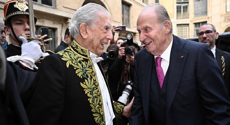 La mujer que podría acabar con la amistad del Rey Juan Carlos y Mario Vargas Llosa
