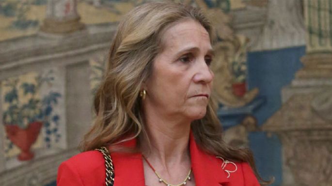La Infanta Elena reacciona a la noticia más amarga para el Rey Juan Carlos