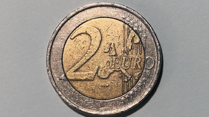 Mejora tus ganancias mensuales: La moneda de 2 euros que puede valer más que un mes de sueldo